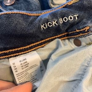 AE Kick Boot jeans